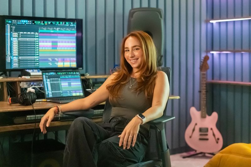 Bere Gonzalo, la ingeniera de audio venezolana que brilla con su talento en Miami