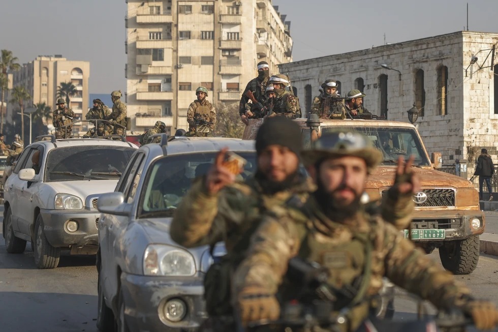 Rebeldes sirios llegan a las puertas de la capital y amenazan con poner fin al gobierno de Assad