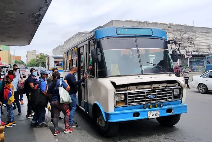 Usuarios de transporte público en Barquisimeto denuncian cobro excesivo de los pasajes