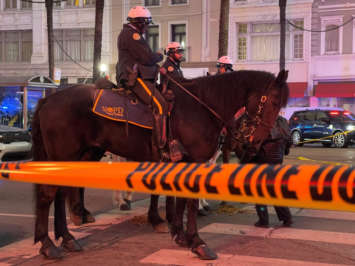 Dos agentes de policía fueron heridos de bala durante arrollamiento masivo en Nueva Orleans