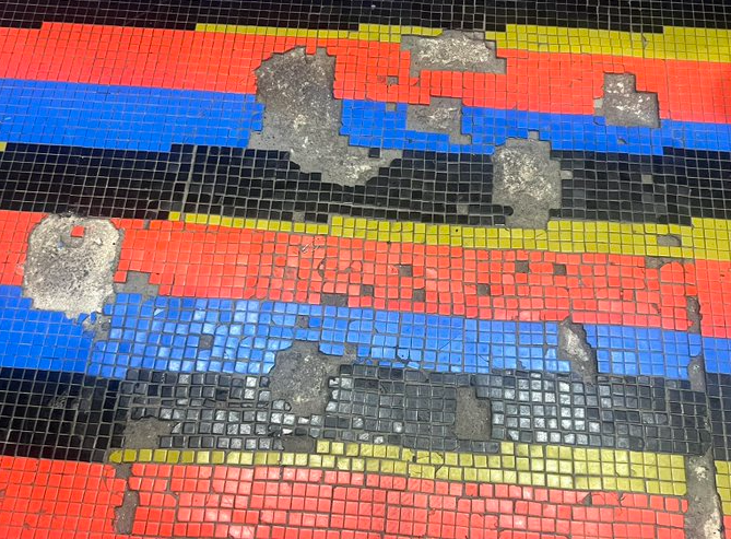 Denuncian el grave deterioro de la obra de Carlos Cruz-Diez en el Aeropuerto Internacional de Maiquetía (FOTO)