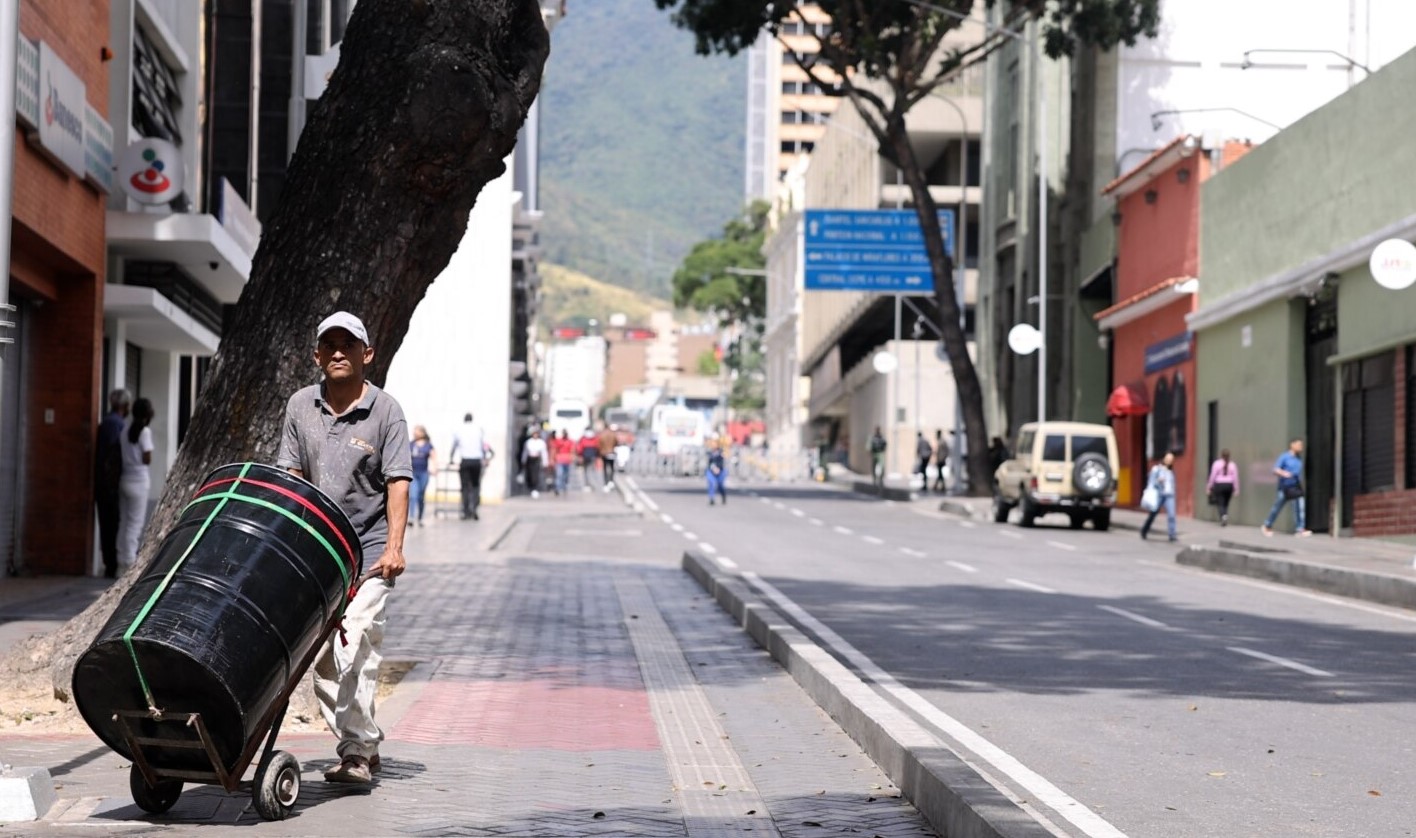 Los venezolanos que mantienen la esperanza de cambio político pese a la polémica asunción de Maduro