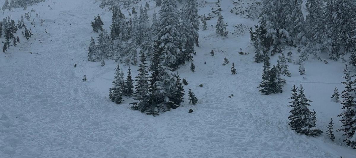 La impresionante avalancha en una montaña de EEUU que terminó con un muerto