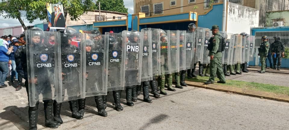 GNB contuvo violencia de colectivos contra opositores en Tucupita este #9Ene