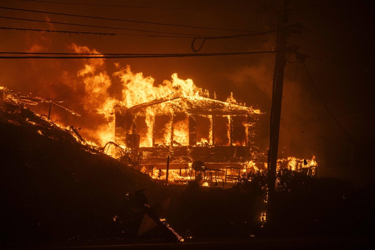 Infierno en la Tierra: Incendio de Pacific Palisades pasa a la historia como el más destructivo de Los Ángeles