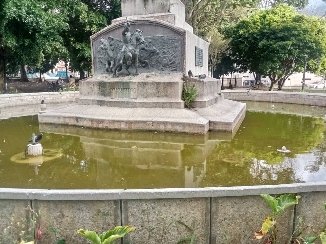 Parque Glorias Patrias de Mérida en total abandono