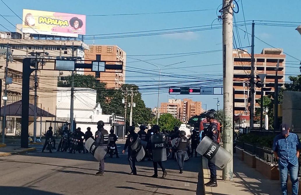 Reportan presencia policial y militar en la Plaza la República de Maracaibo